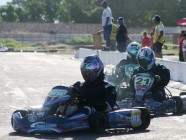 VELOCIDADE - Pilotos de Kart d�o show em Porto Velho 