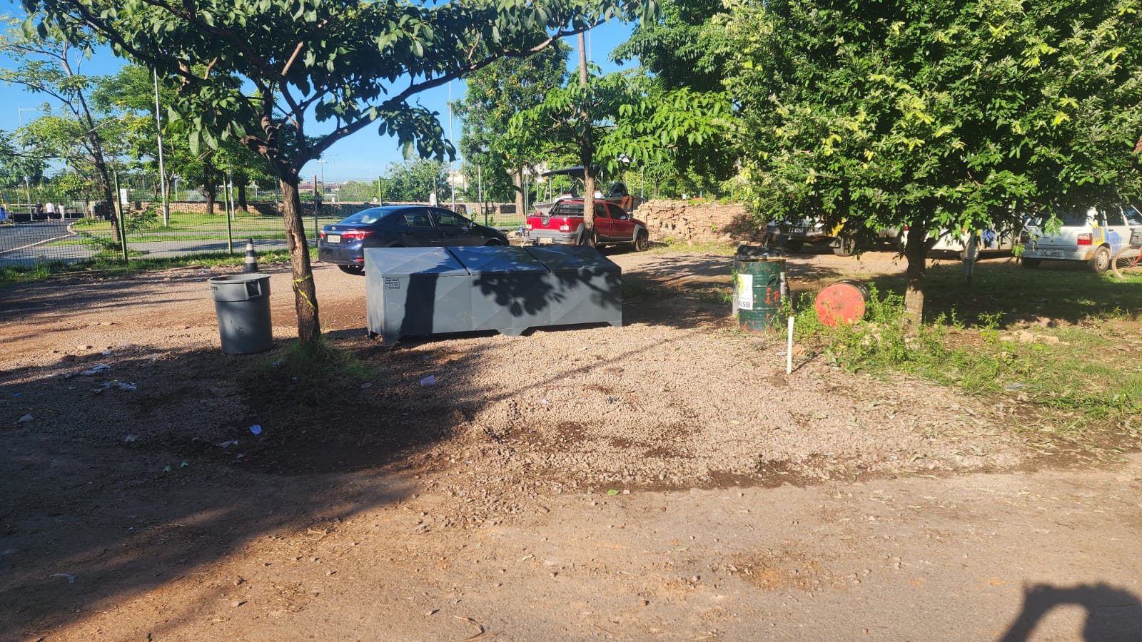COLETA: Após reportagem, lixão do Parque da Cidade é recolhido
