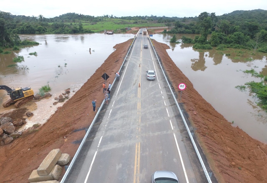 RO-459: Estrutura da ponte do rio Jamari não foi afetada e trânsito continua liberado