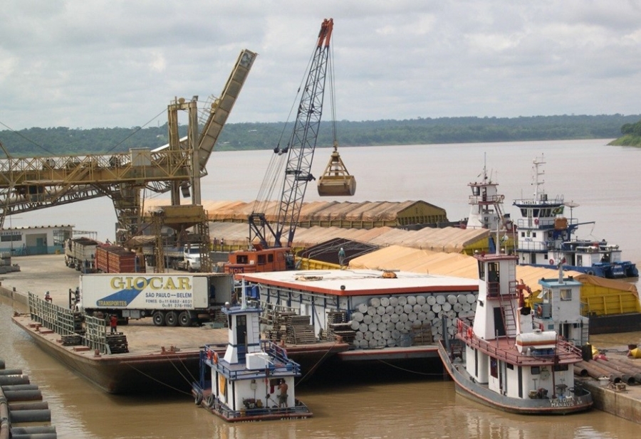 CAPACIDADE REDUZIDA: Seca prejudica escoamento de grãos pelos portos do Arco Norte