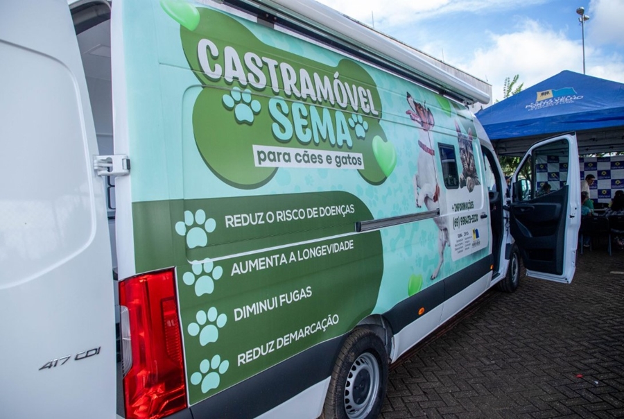 GRATUITO: Prefeitura entrega castramóvel e Samu Pet, oferecendo serviços veterinários