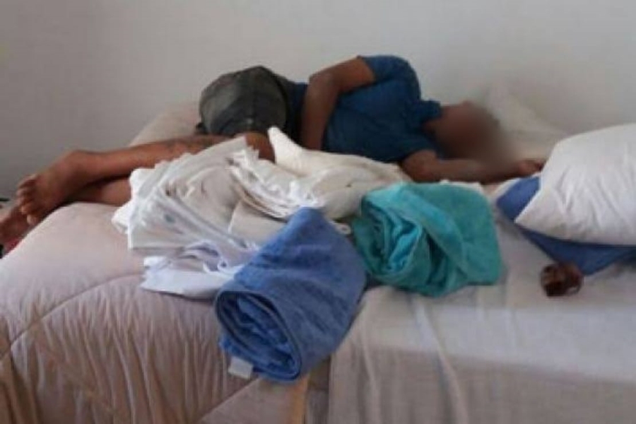 DISSIMULADO: Quadrilha encapuzada faz roubo em bar e adolescente é detido 'dormindo'