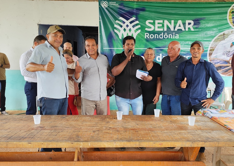 JURANDIR BENGALA: Vereador participa de reunião sobre regularização do Setor Chacareiro