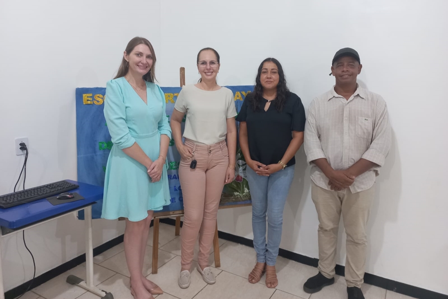 LEBRINHA: Deputada entrega computadores para escola Roberto Turbay em Ariquemes