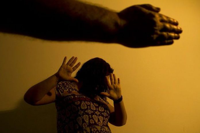 LEI MARIA DA PENHA: Câmara aprova projeto que facilita divórcio de vítima de violência doméstica