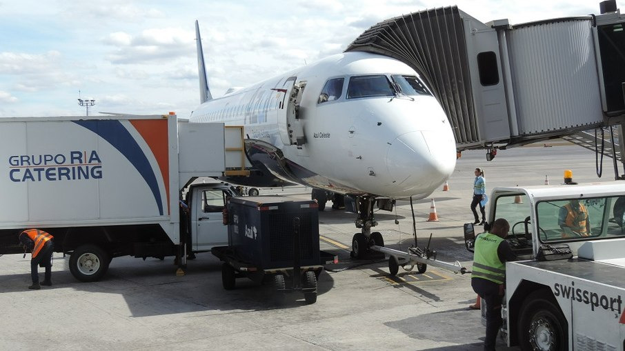 QUEM VAI?:Torcedores lotam voos para finais da Libertadores e Sul-Americana 2025