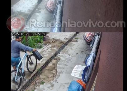 VÍDEO: Ladrão é filmado furtando bicicleta e caixa de som em vila de apartamentos
