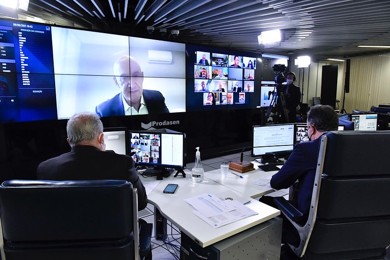 Aprovação das vacinas Sputnik e Covaxin foi um avanço, afirma Confúcio Moura