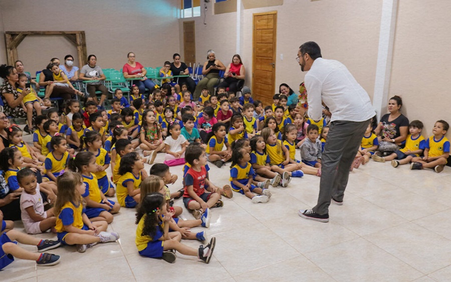 DPE-RO: Projeto  leva teatro de bonecos para crianças entenderem sobre igualdade racial