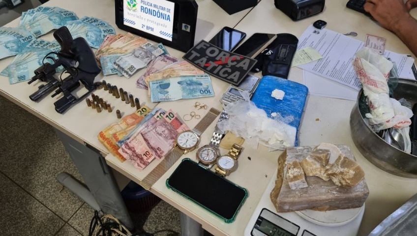 SE DEU MAL: PM prende homem com armas de fogo, drogas e munições