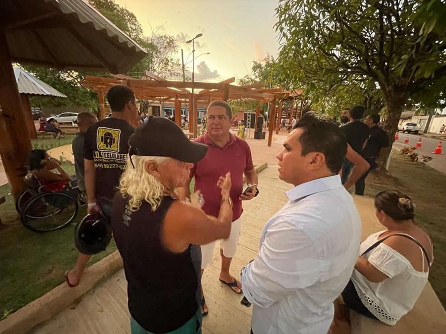 LAZER: Poliesportivo solicitado por vereador Edmilson Dourado é entregue na zona sul