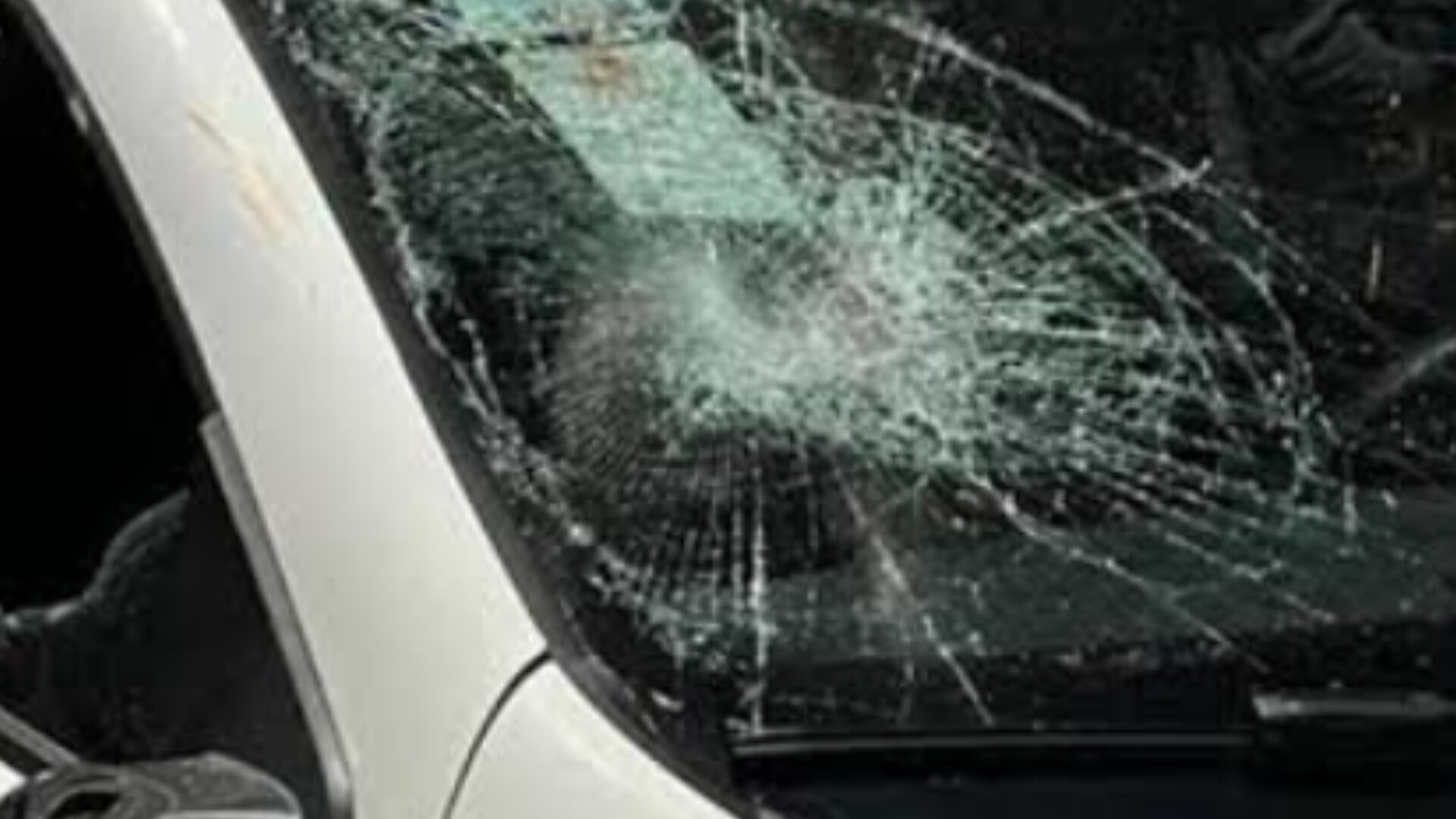 OUSADIA: Filho ameaça matar o pai e ataca policiais militares a pedrada