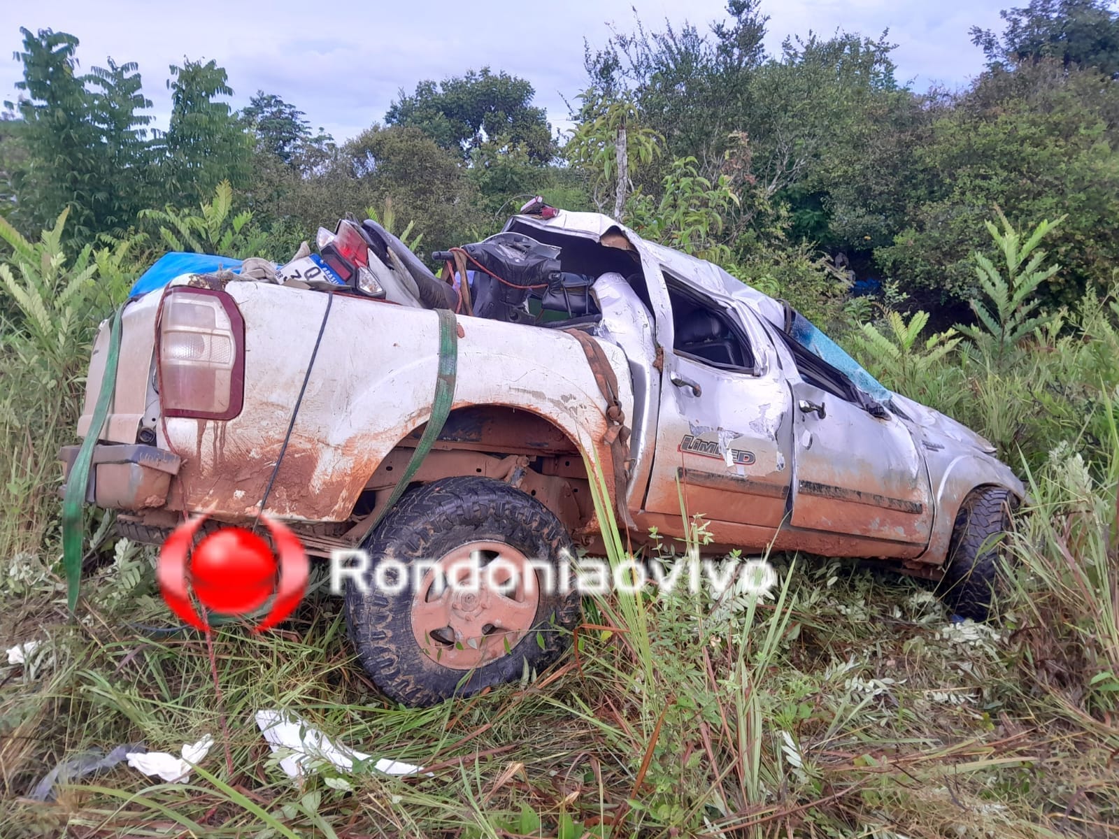 VÍDEO: Duas pessoas morrem e uma fica em estado grave após capotamento na BR-319