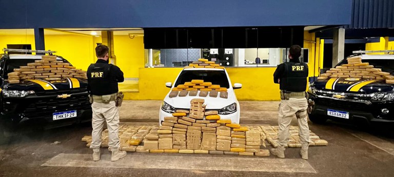 TRÁFICO NA RODOVIA: Homem é preso com mais de 250 quilos de skunk na BR-364 
