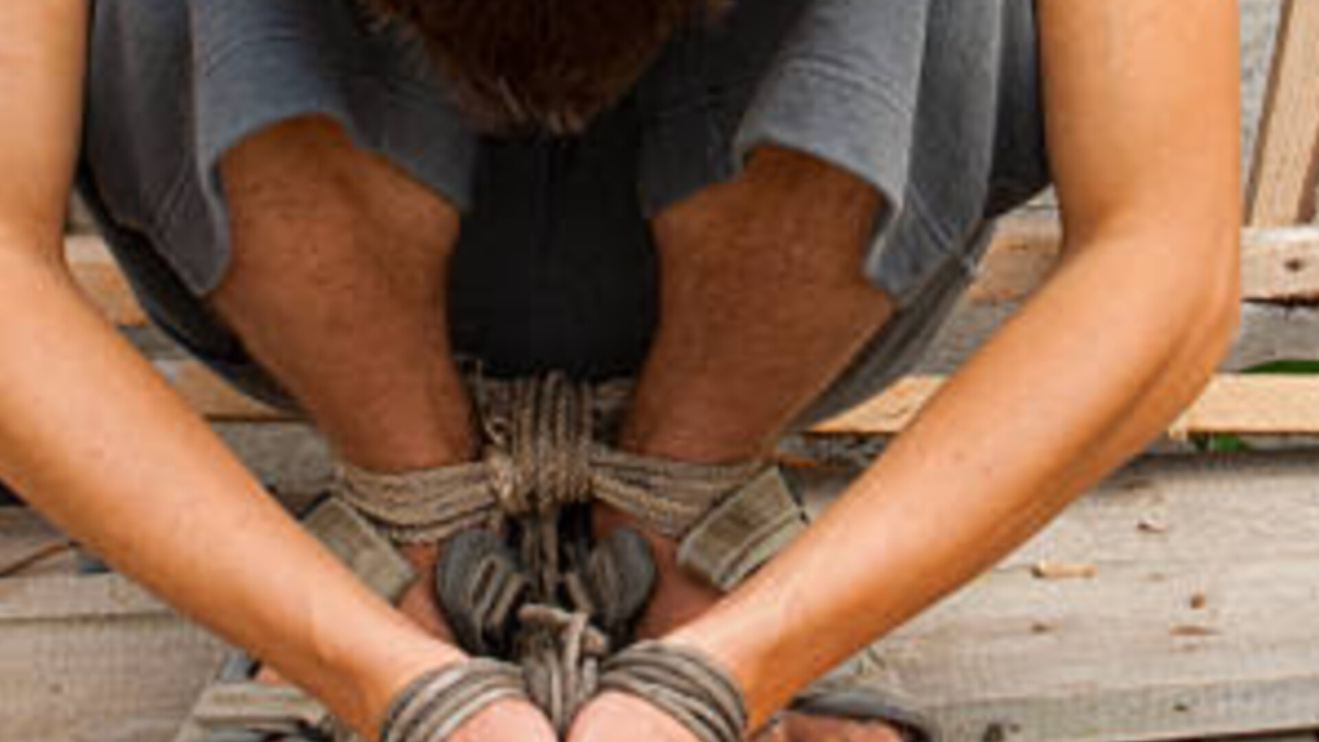 REFÉM: Homem é amarrado, amordaçado e tem olhos vendados durante roubo em casa