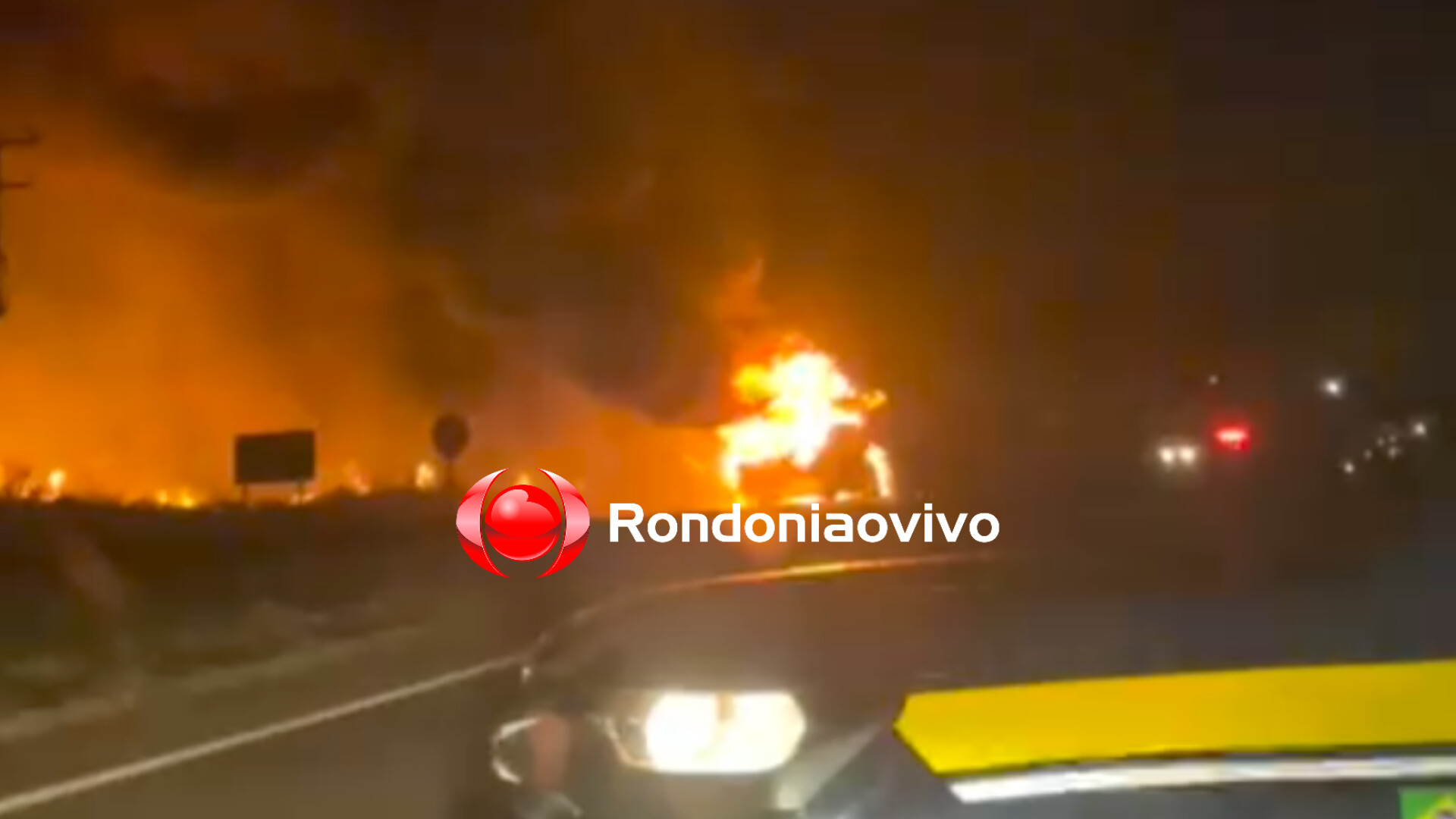 VÍDEO: Ônibus é destruído por incêndio na BR-364 
