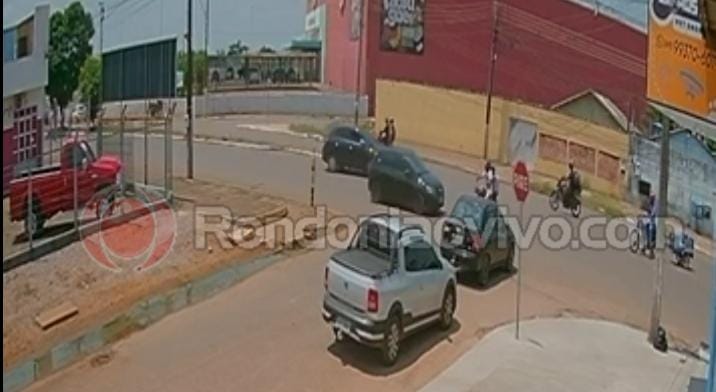 URGENTE: Vídeo mostra grave acidente que deixou homem e criança feridos 