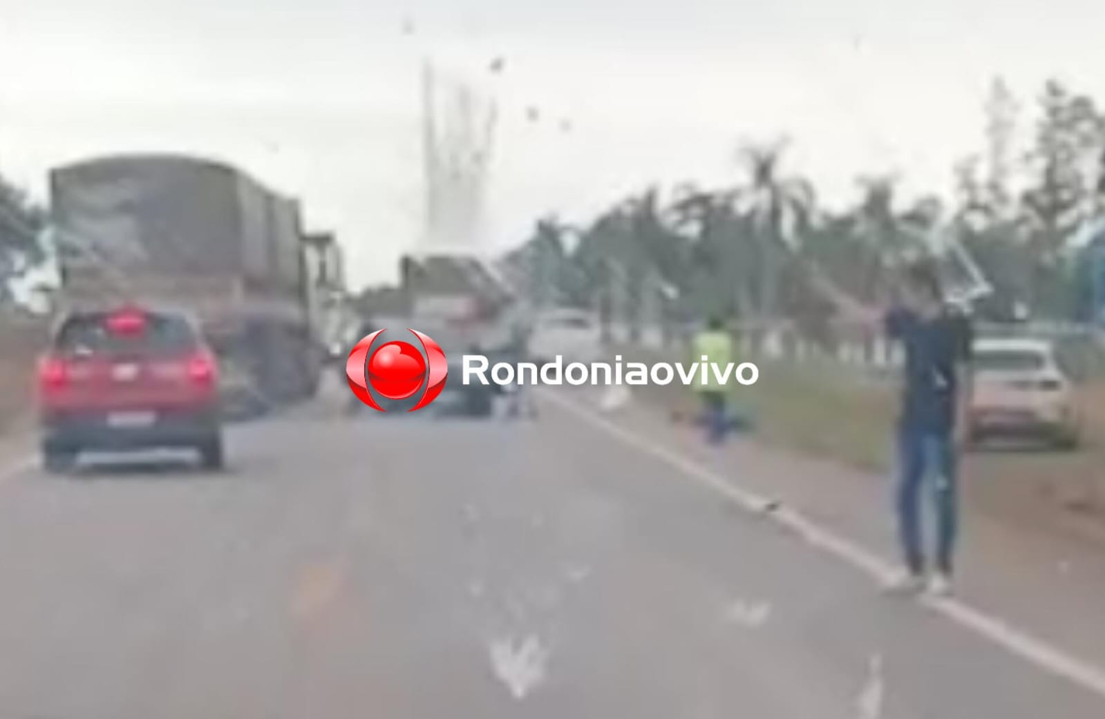 TRÁGICO: Motociclista morre após acidente frontal na BR-364; Veículo pegou fogo