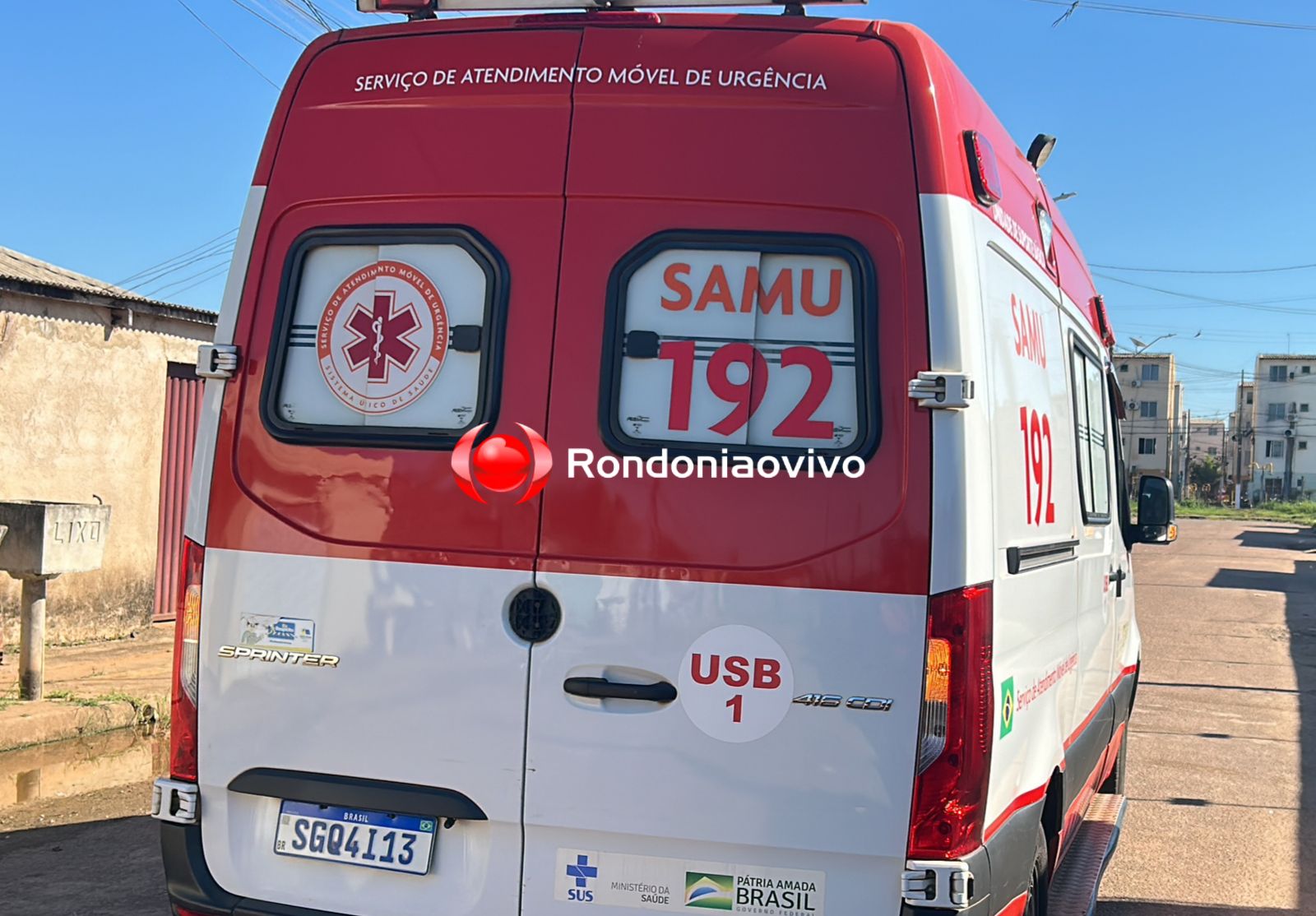 DEFENDEU: Homem é hospitalizado ao agredir ex-mulher e levar pedrada do filho dela