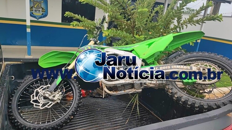 ESCONDIDA: Motocicleta de trilha é furtada e equipes da PM são mobilizadas em matagal 