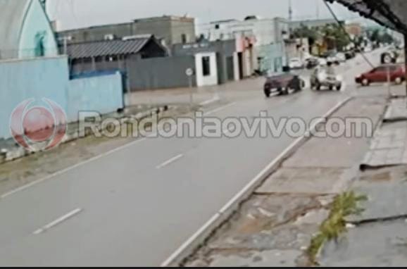 IMPRUDÊNCIA: Vídeo mostra acidente entre três veículos na região Central