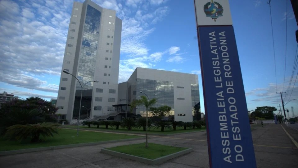 CENÁRIO ELEITORAL: Nova pesquisa espontânea para deputado estadual aponta alto Índice de indecisos