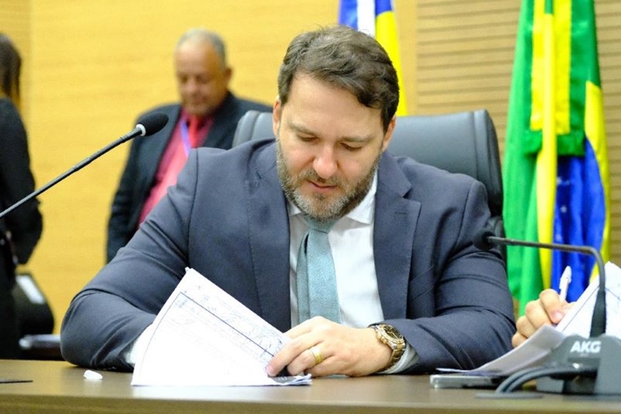 ALEX REDANO: Deputado solicita aplicação de Curso de Formação de Sargentos no EAD
