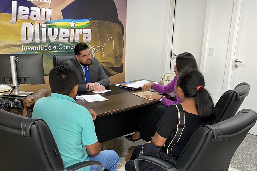 JEAN OLIVEIRA: Associação Indígena Kaxarari busca apoio de deputado para recuperação das estradas vicinais
