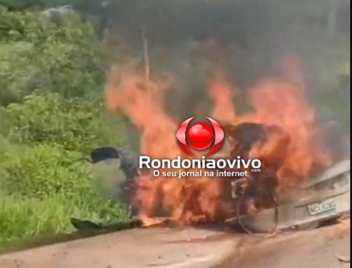 PERIGO: Veículo em chamas interrompe trânsito na BR-364 em Rondônia