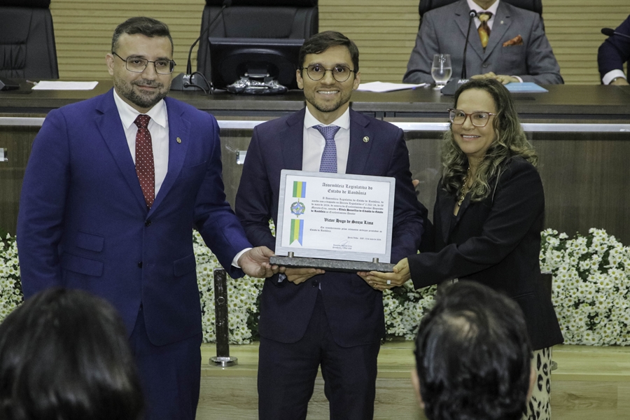 RIBEIRO DO SINPOL: Assembleia realiza sessão solene em homenagem à Defensoria Pública de RO