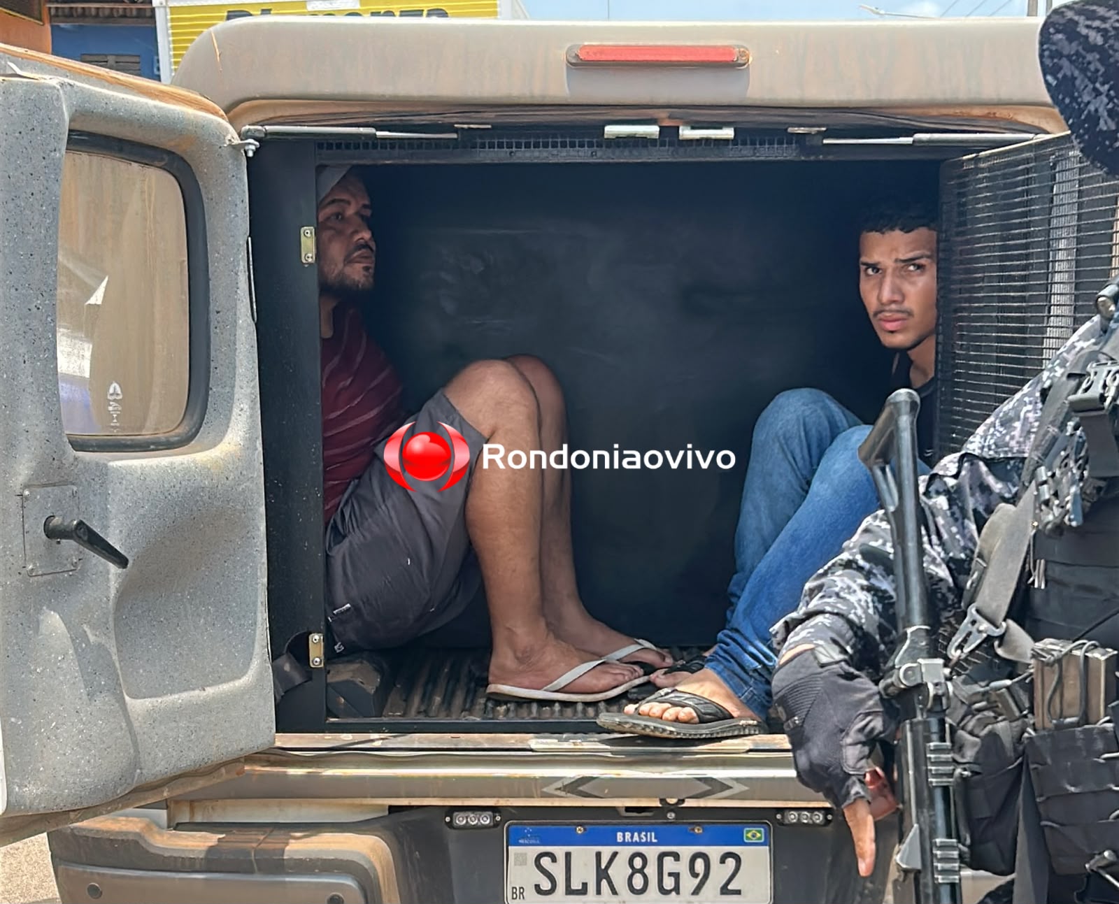 URGENTE: Motorista de app e comparsa são presos com vários tabletes de drogas
