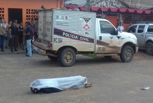 Ladrão é morto com tiro nas costas durante assalto 
