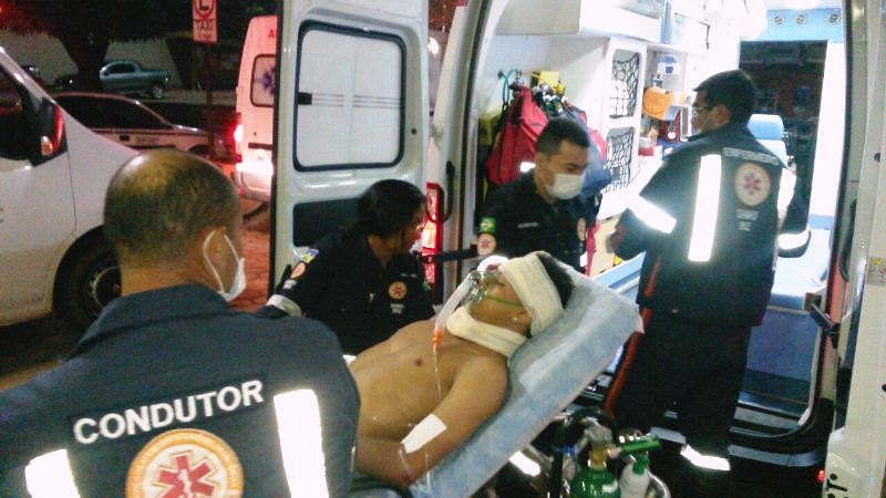 ATENTADO - Adolescente de 15 anos é baleado próximo a um campo de futebol na zona Leste
