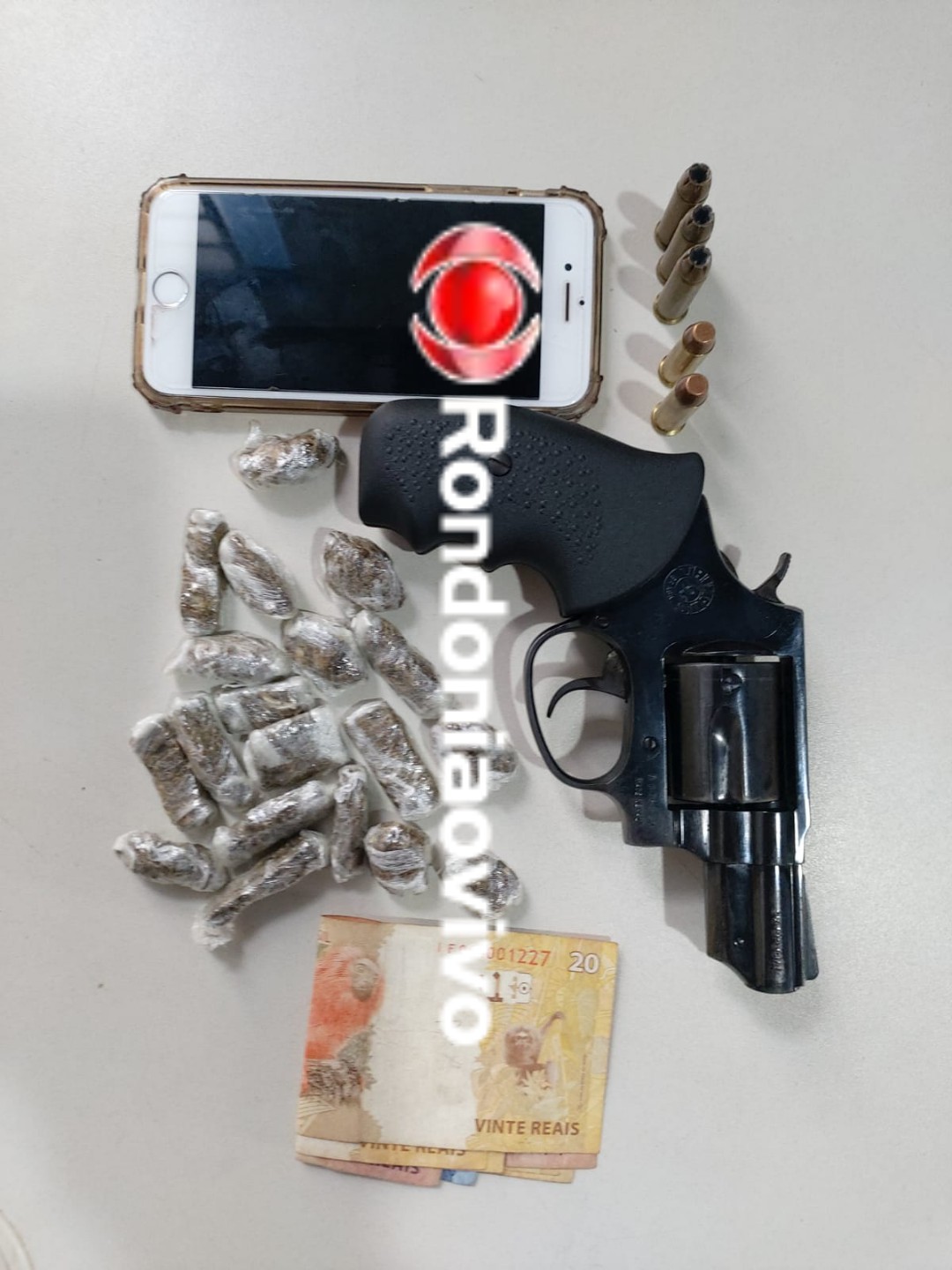 CORRUPÇÃO ATIVA: Traficante preso com arma e drogas oferece suborno à policiais para ser liberado