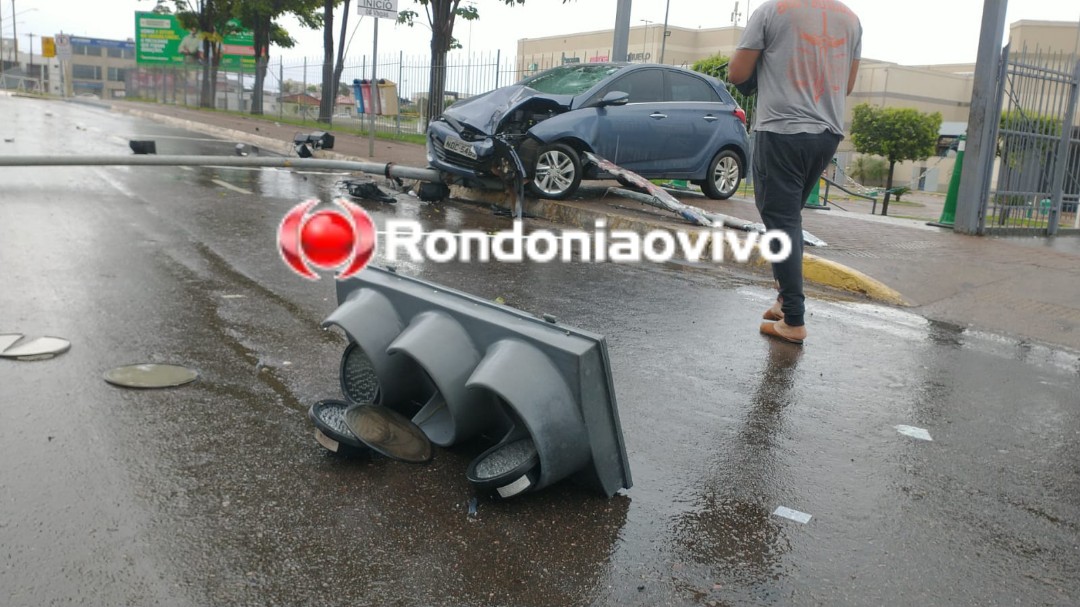 DORMIU AO VOLANTE: Jovem embriagado é preso após causar destruição na frente do shopping