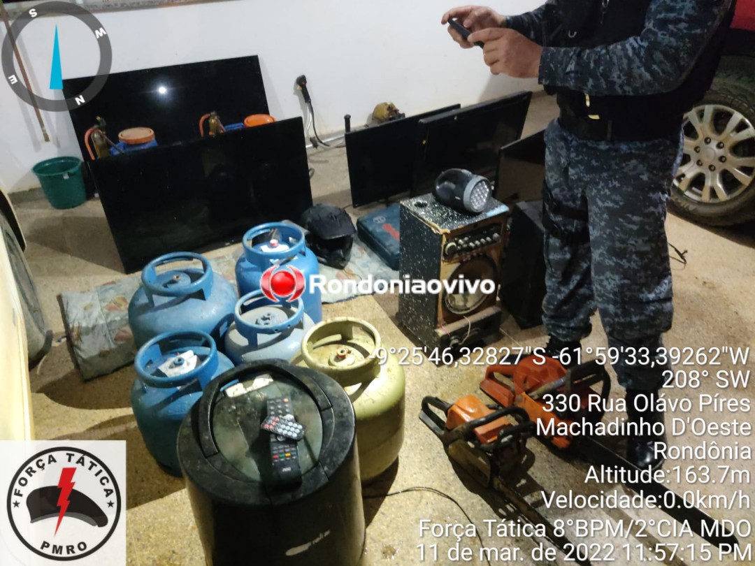 AÇÃO EFICIENTE: Força Tática fecha boca de fumo e prende traficante com droga e objetos roubados