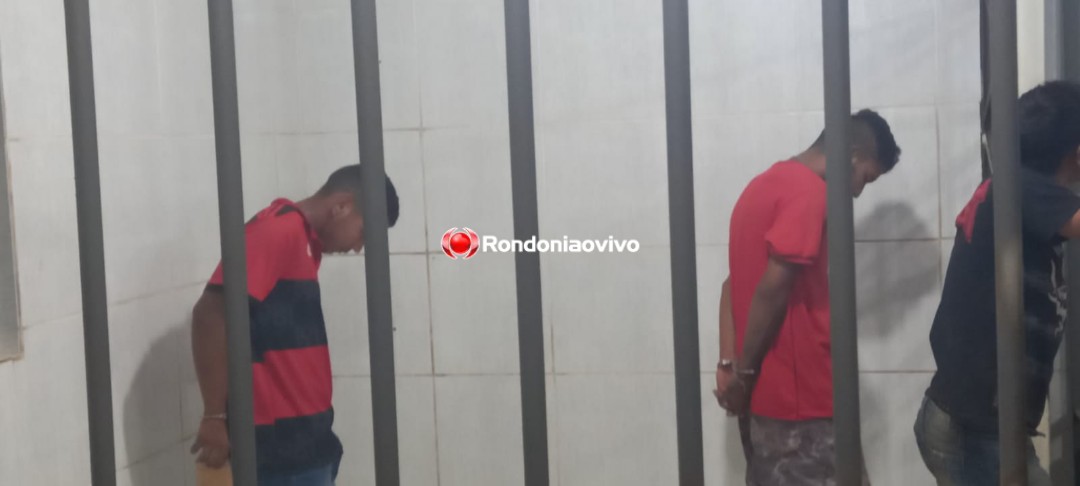 DENÚNCIA: Dupla é presa ao ser flagrada com arma próxima de supermercado