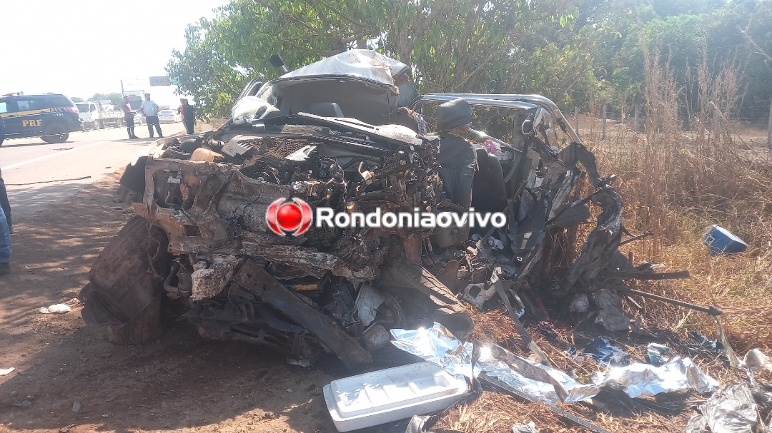 TRAGÉDIA: Duas pessoas morrem em acidente entre Hilux e caminhão na BR-364