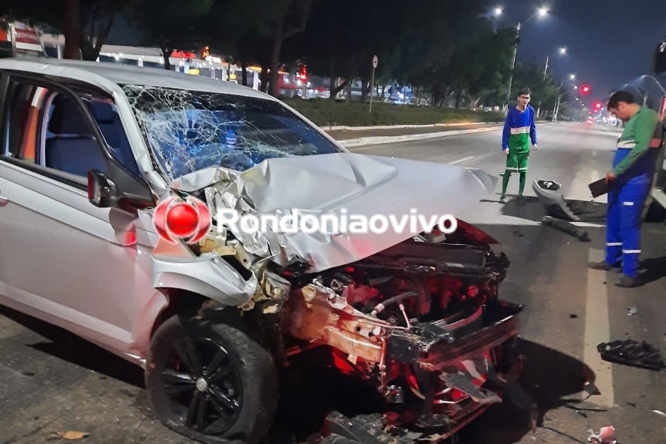 FRATURA EXPOSTA: Motorista bêbado bate em caminhão do lixo e deixa gari em estado grave 