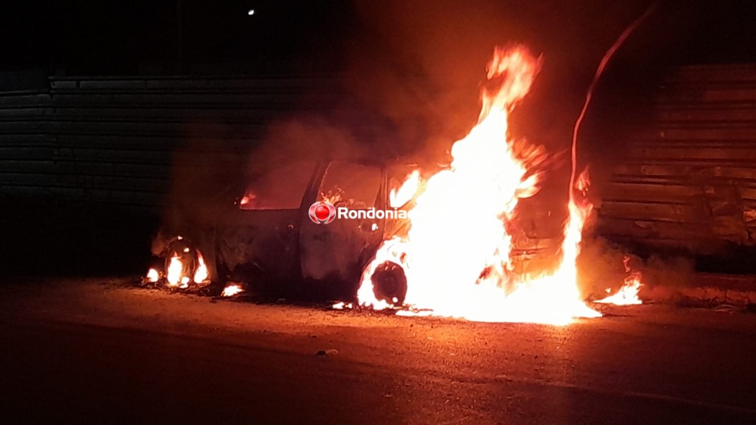 VÍDEO: Carro é destruído por incêndio próximo do Orgulho do Madeira 