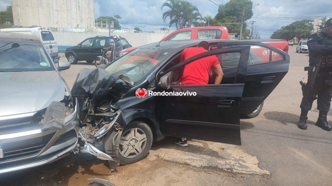 VÍDEO: PM feminina fica lesionada em grave batida entre automóveis no Centro