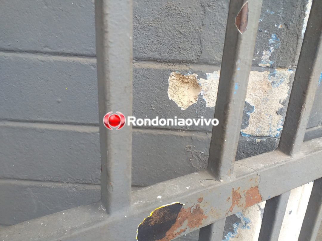 TROCA DE TIROS : Intenso tiroteio é registrado no centro durante tentativa de roubo em loja