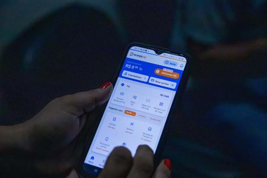 FACILIDADE: Veja como usar aplicativo do Comcard que soma mais de 400 mil downloads