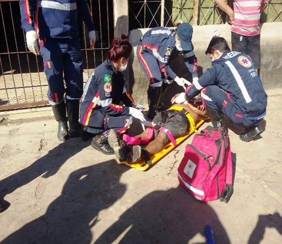 MAIS UM - Homem é atacado a facadas no Bar Anacondas