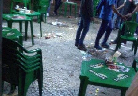 NO BAR: População espanca homem acusado de agredir esposa e prima por ciúmes 