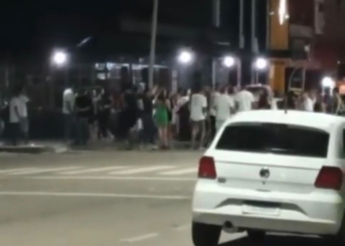 ‘‘CACHORRADA’’: Moradores reclamam de som alto e movimentação próximo a boates na capital