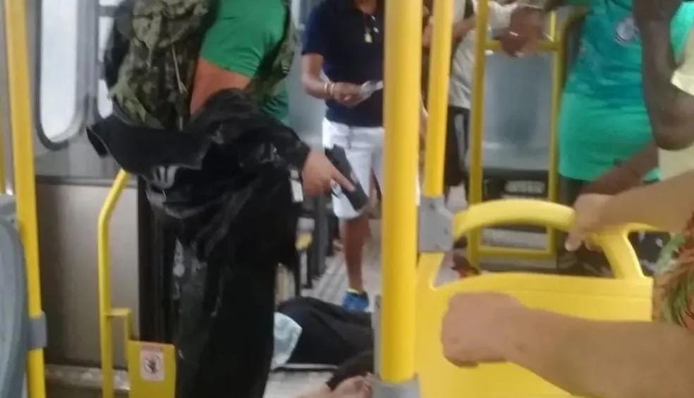 NA PARADA: Ônibus da linha Orgulho do Madeira é alvo de roubo na  Imigrantes 