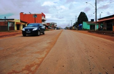 CADÊ ? - Asfalto feito pela metada da avenida Mamoré revolta moradores e condutores de veículos – Fotos 