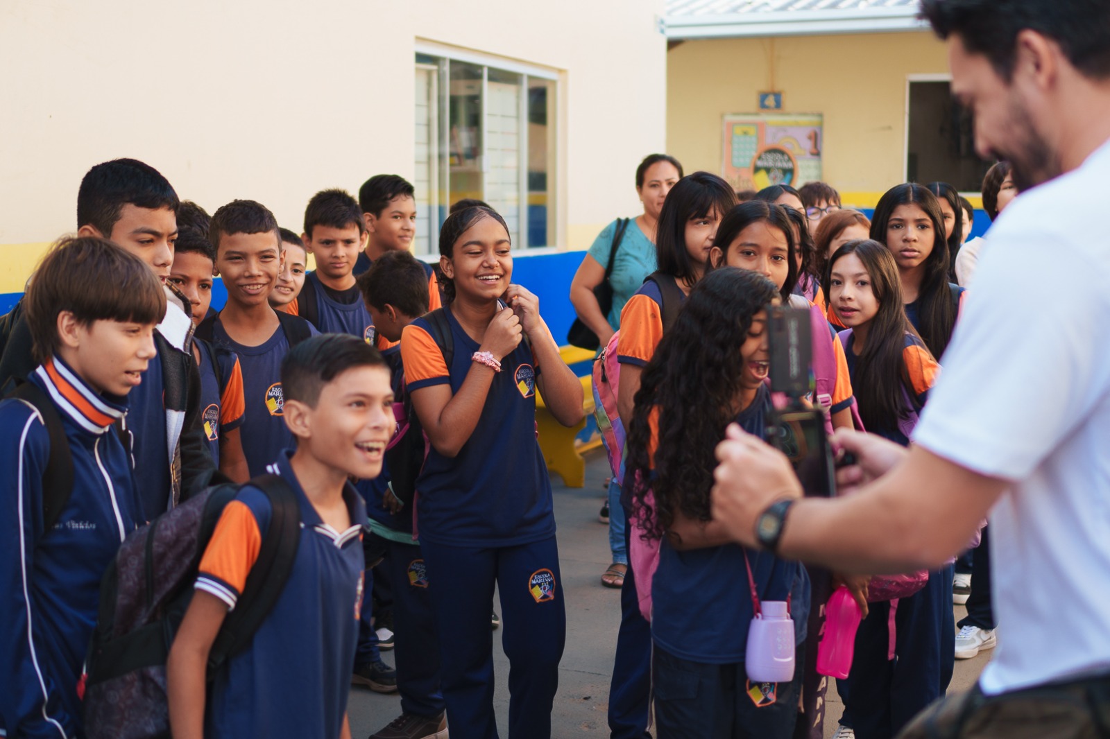 FICAR: Escola pública de Porto Velho vira sala de cinema em ação do Festival