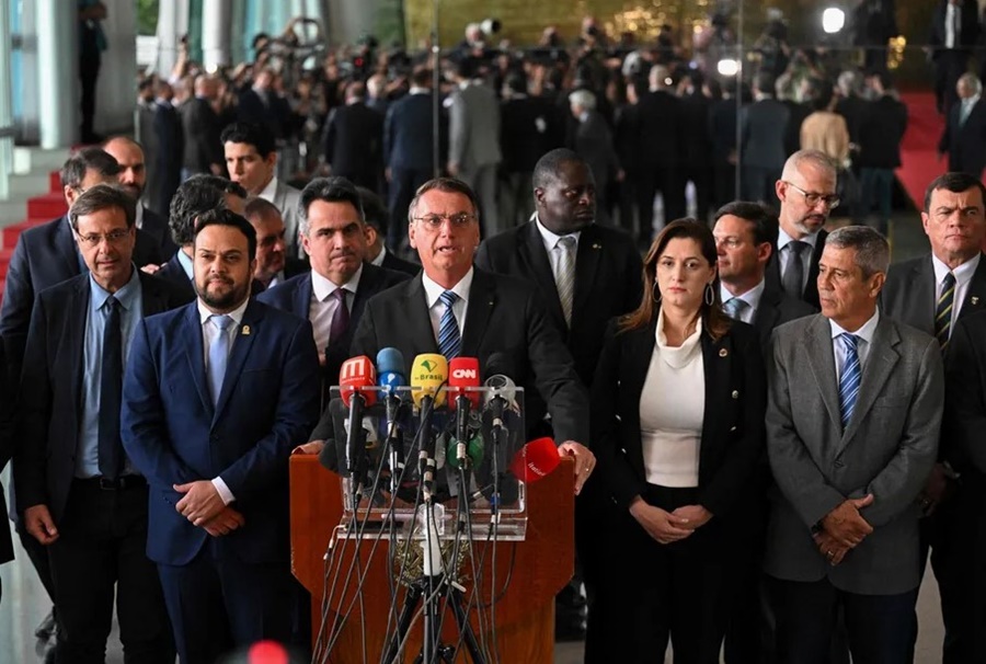 PLANALTO: Bolsonaro cumprimentou Alckmin, que coordenará transição de Lula